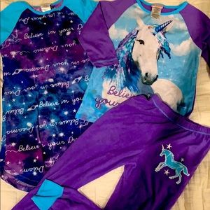 Girls 3 piece pajama set!
